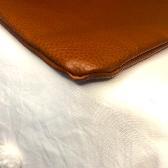 JOY MANGANO brown pebble leather wristlet. - Picture 9 of 10